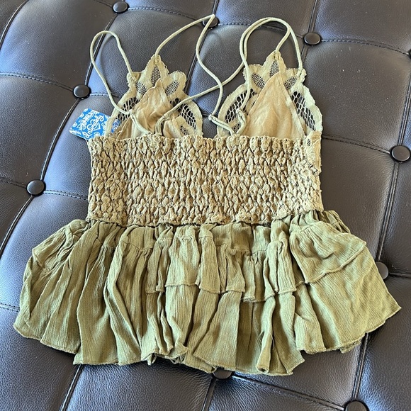 Free people - Picture 2 of 4